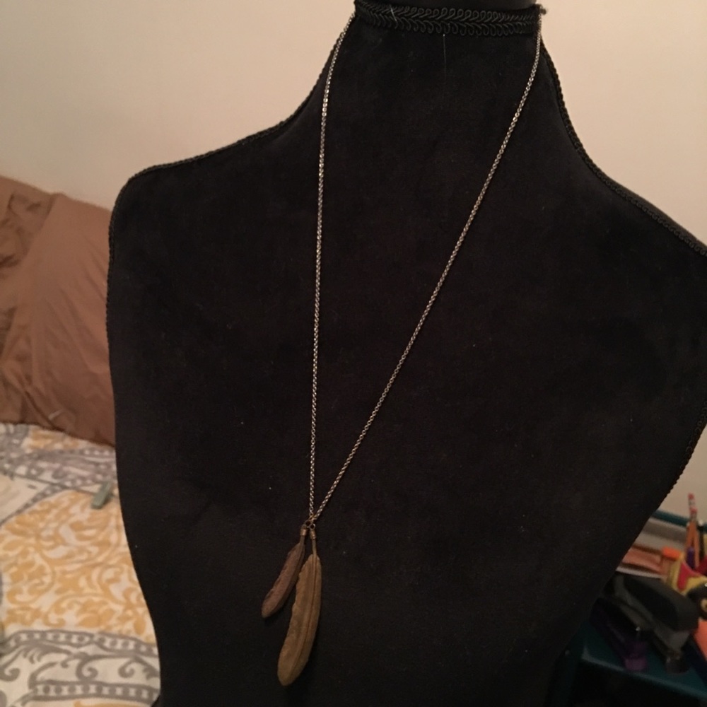 Banana Republic feather necklace